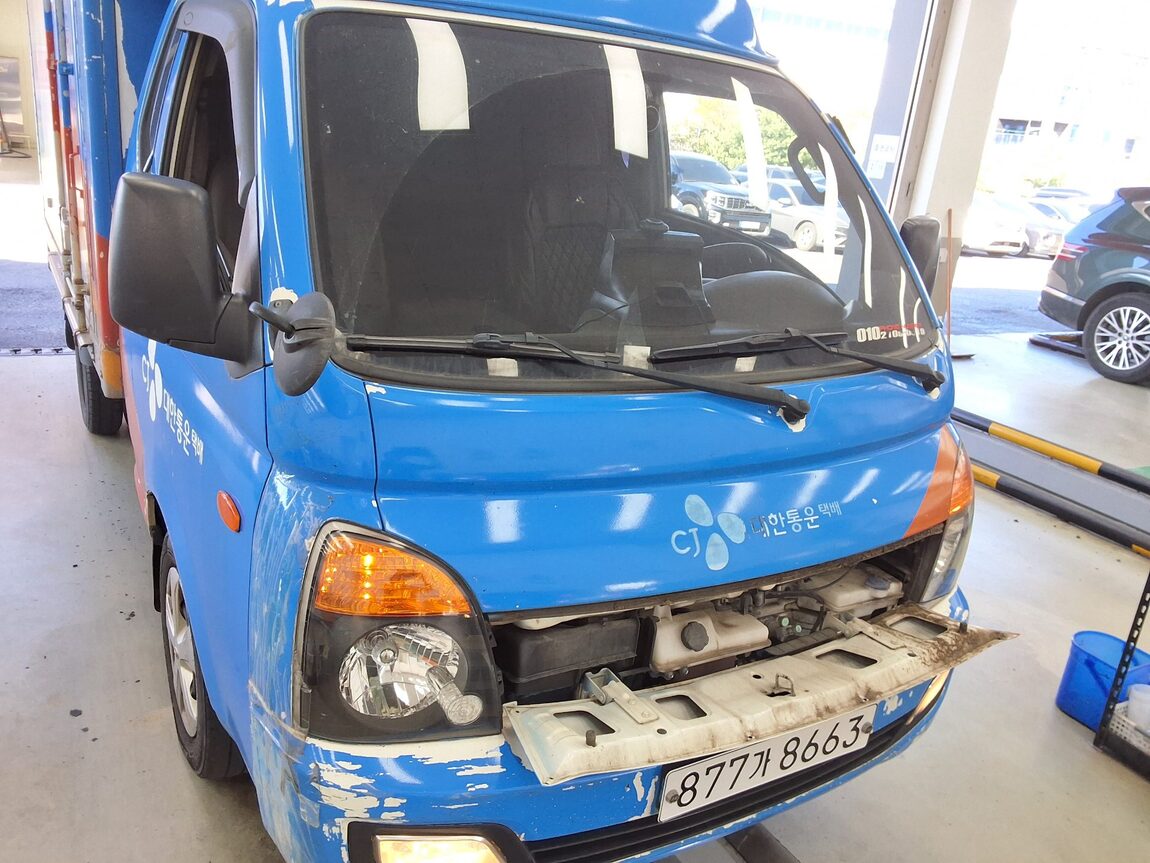 HYUNDAI PORTER II HIGH-ROOF BUILT-IN BOX TRUCK SUPER CAB 2015 - zdjęcie 17