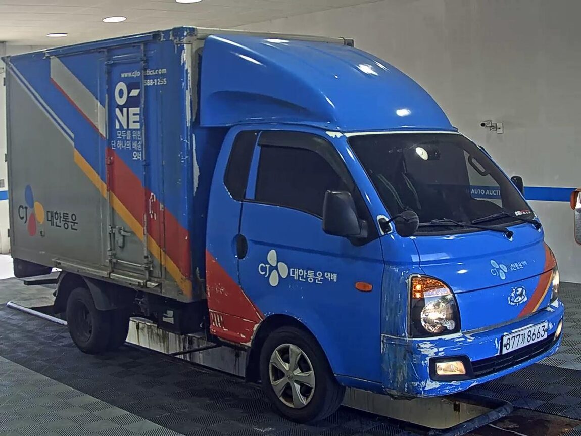 HYUNDAI PORTER II HIGH-ROOF BUILT-IN BOX TRUCK SUPER CAB 2015 - zdjęcie 3