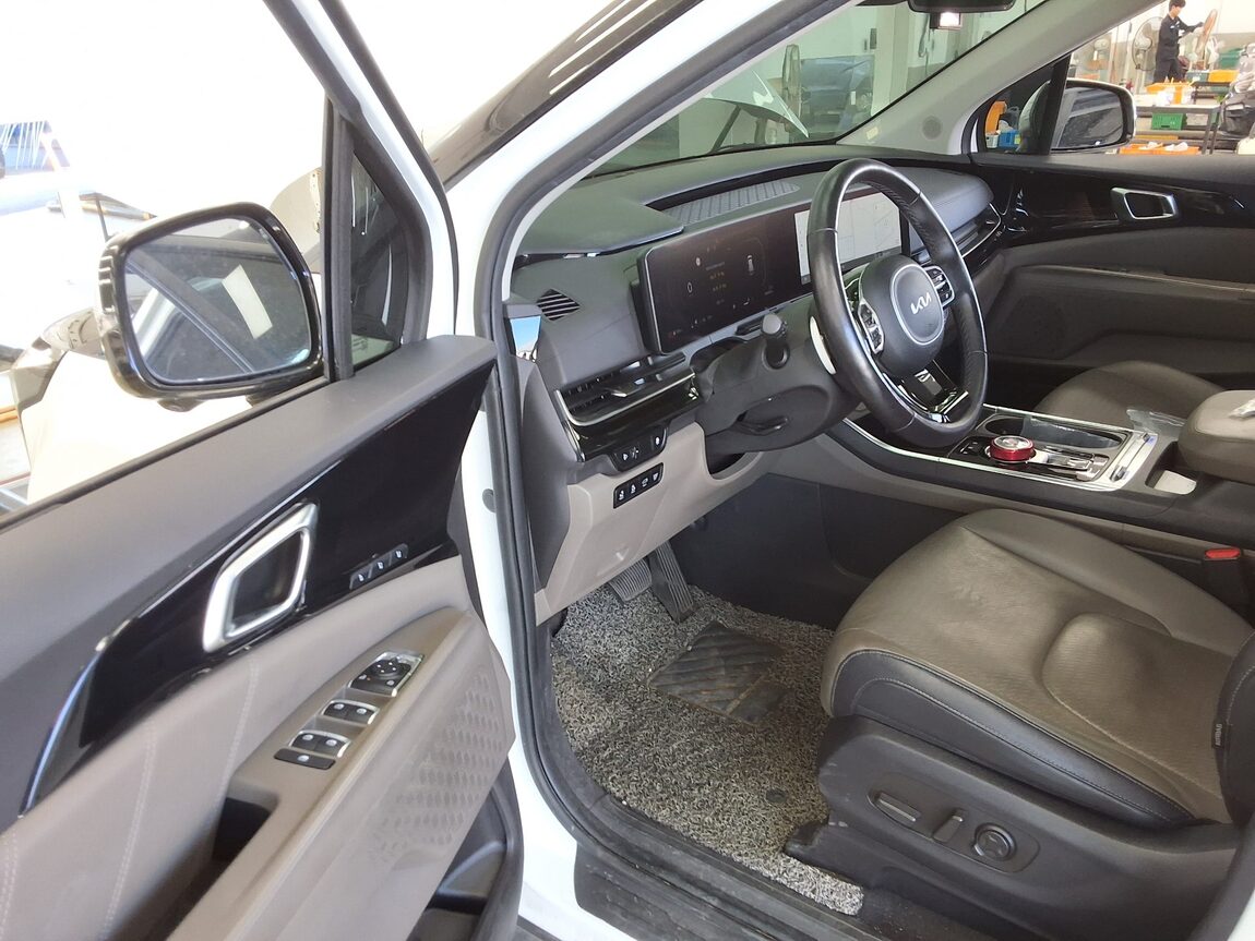 KIA THE NEW CARNIVAL (KA4) 9-SEATER DIESEL SIGNATURE 2024 - zdjęcie 10