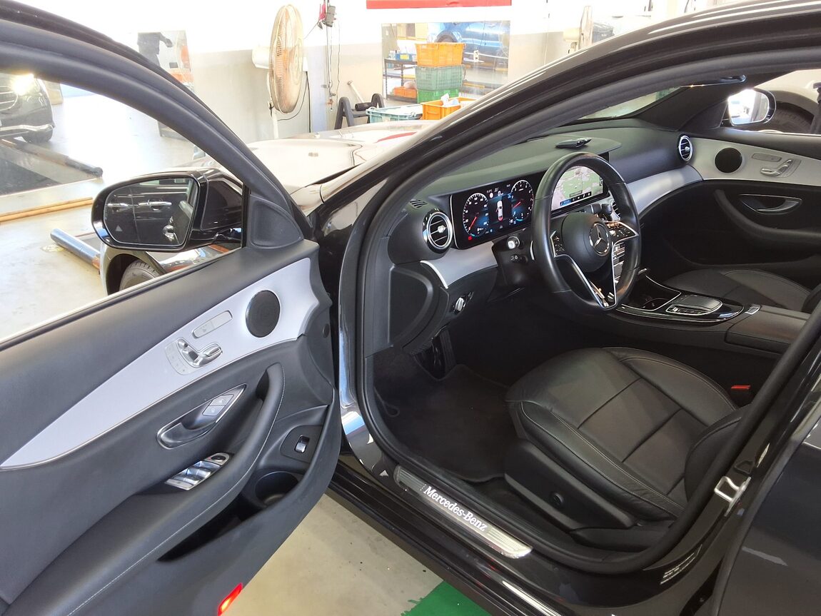 MERCEDES-BENZ E-CLASS (5TH GEN) E250 AVANTGARDE 2021 - zdjęcie 10