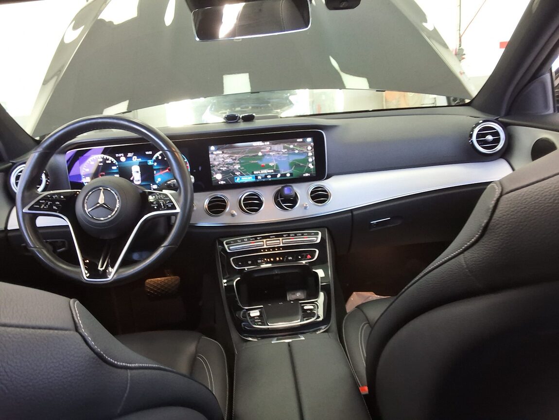 MERCEDES-BENZ E-CLASS (5TH GEN) E250 AVANTGARDE 2021 - zdjęcie 11
