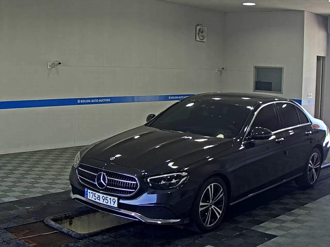 MERCEDES-BENZ E-CLASS (5TH GEN) E250 AVANTGARDE 2021 - zdjęcie 2