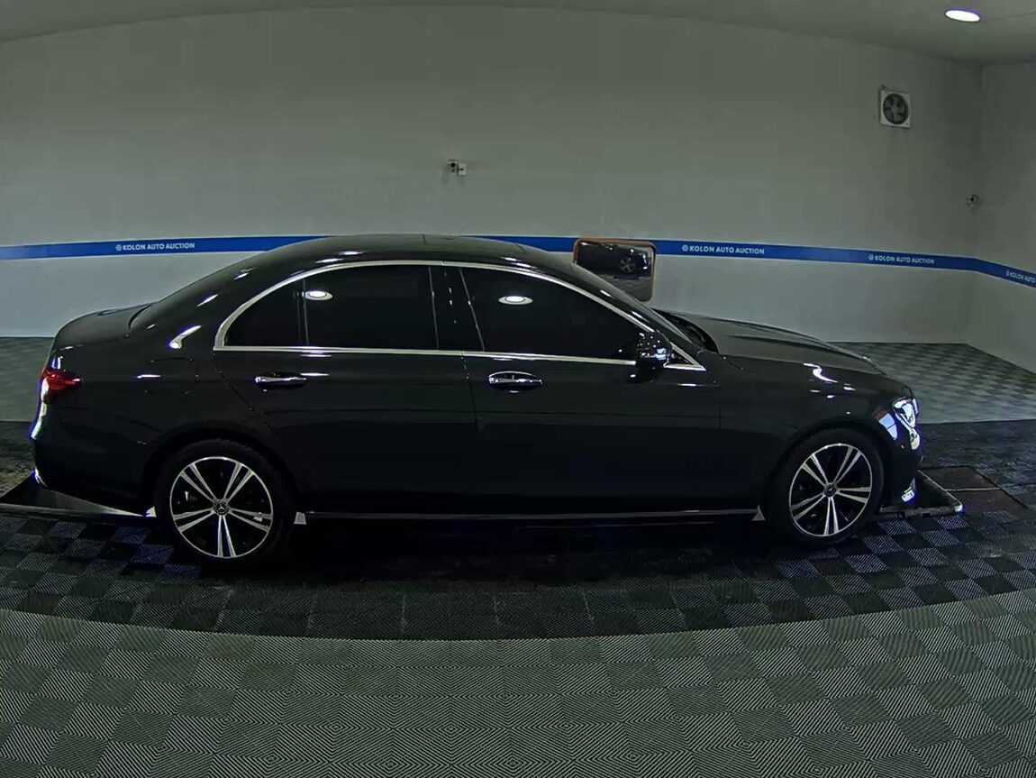 MERCEDES-BENZ E-CLASS (5TH GEN) E250 AVANTGARDE 2021 - zdjęcie 4