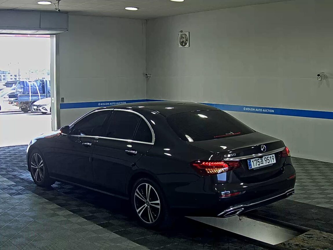 MERCEDES-BENZ E-CLASS (5TH GEN) E250 AVANTGARDE 2021 - zdjęcie 6