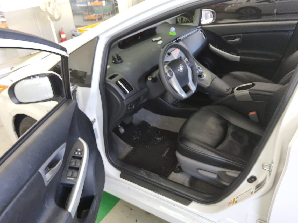 TOYOTA PRIUS (3RD GEN) 1.8 2015 - zdjęcie 10