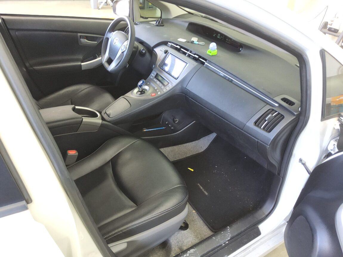 TOYOTA PRIUS (3RD GEN) 1.8 2015 - zdjęcie 14