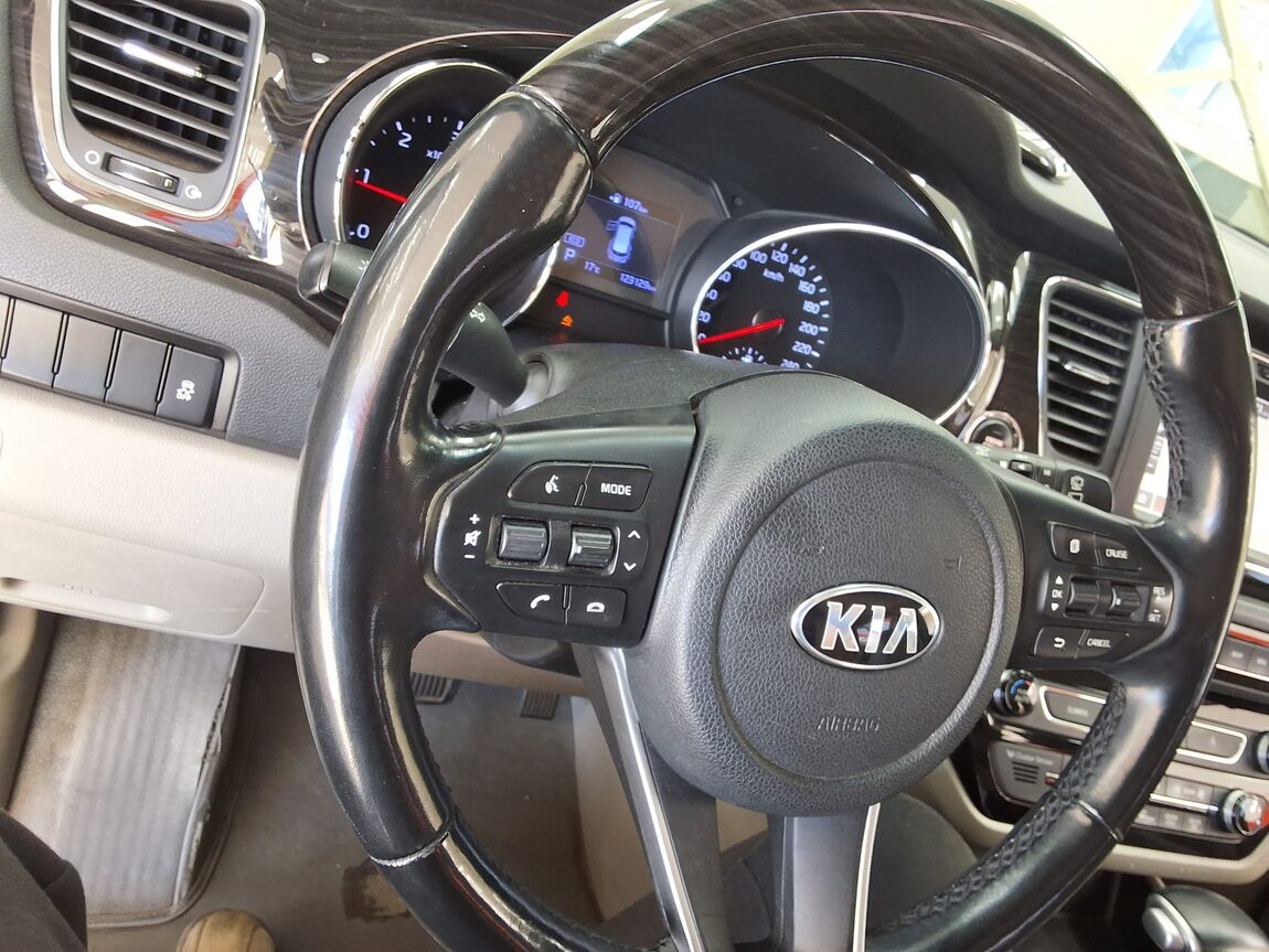 KIA THE NEW CARNIVAL LIMOUSINE 7-SEATER DIESEL VIP 2019 - zdjęcie 23