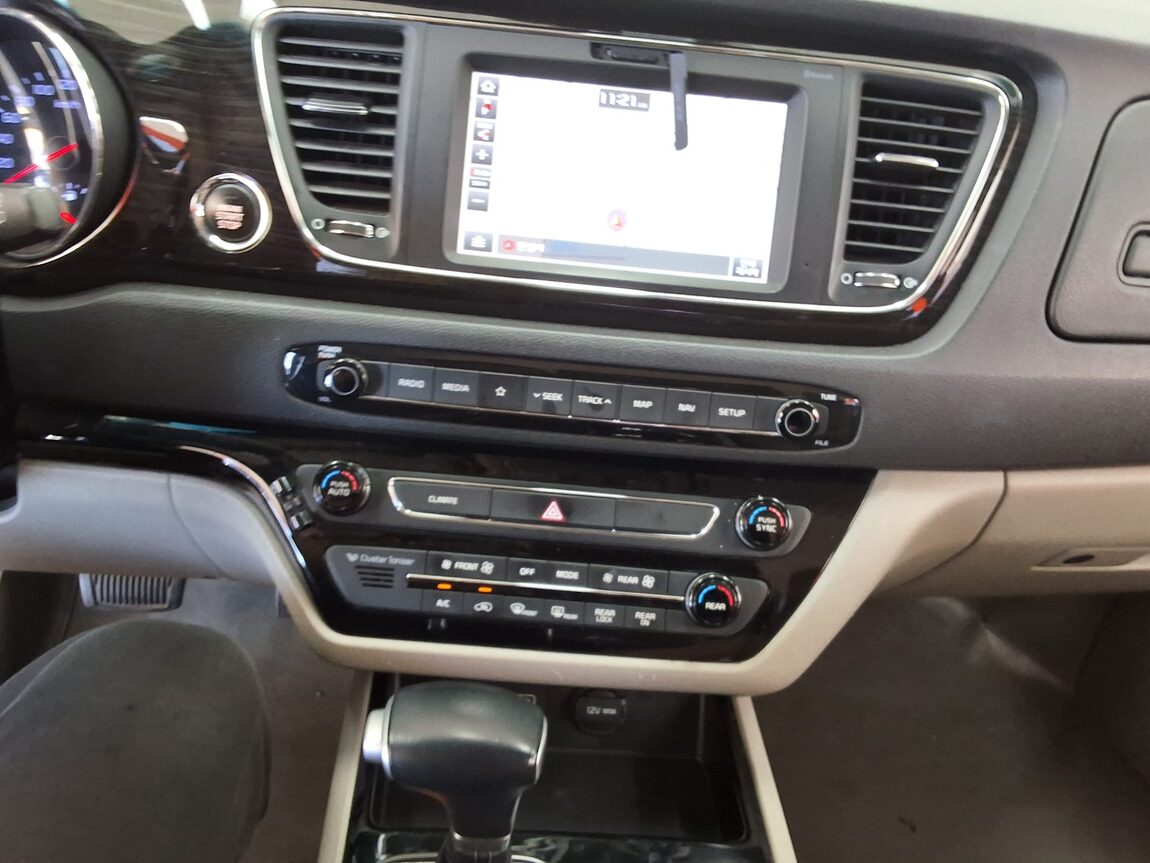 KIA THE NEW CARNIVAL LIMOUSINE 7-SEATER DIESEL VIP 2019 - zdjęcie 24