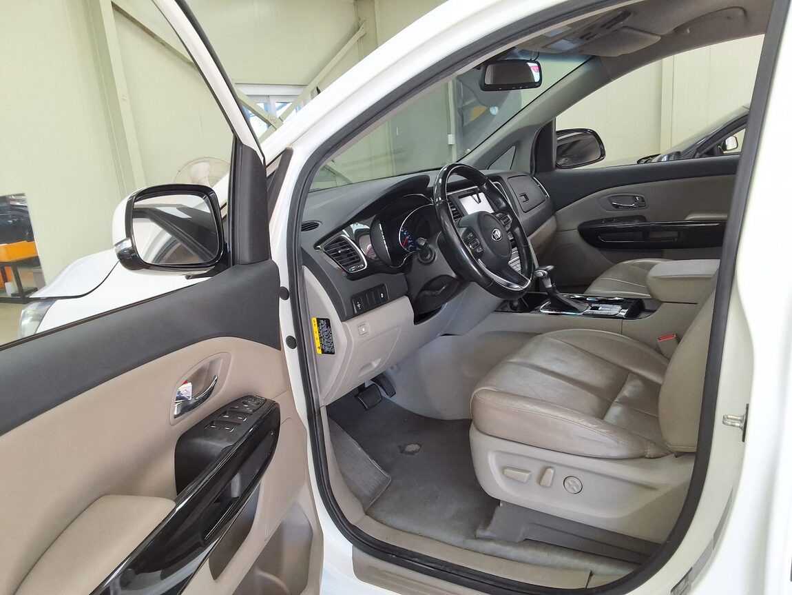 KIA THE NEW CARNIVAL LIMOUSINE 7-SEATER DIESEL VIP 2019 - zdjęcie 11