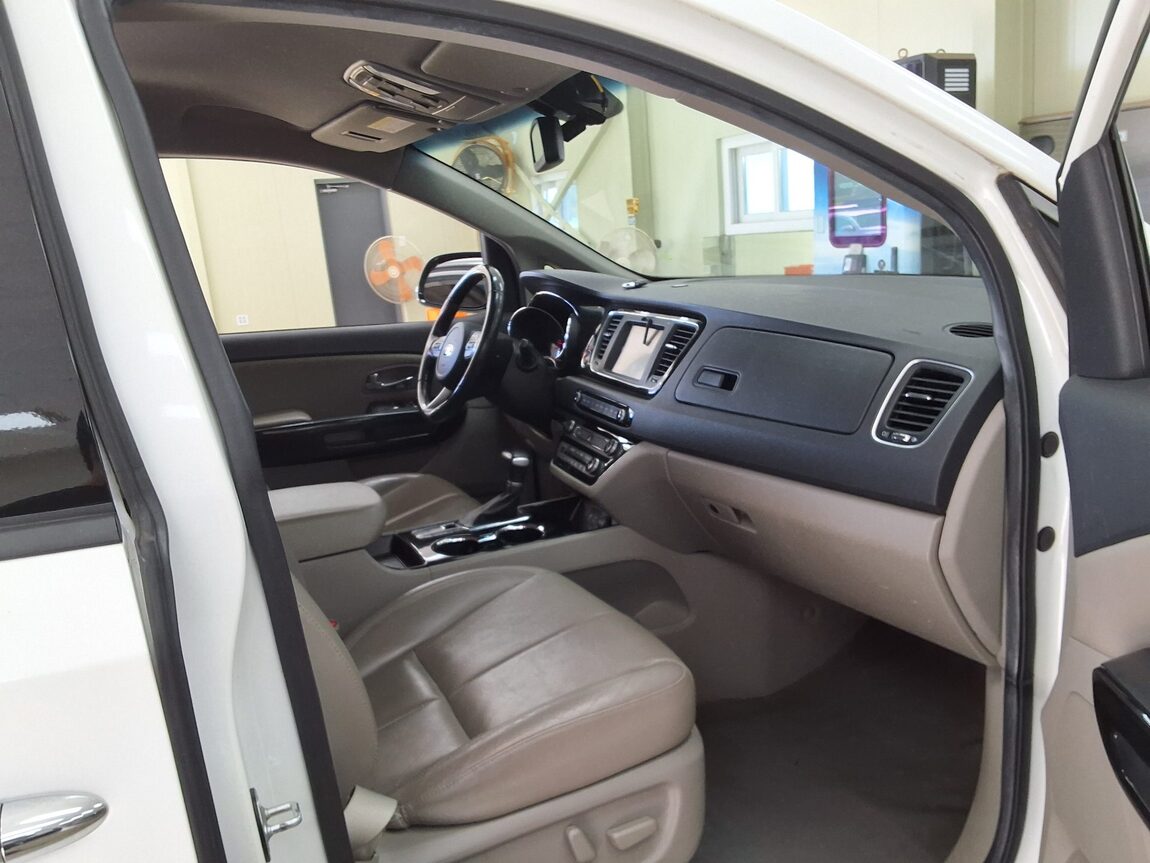 KIA THE NEW CARNIVAL LIMOUSINE 7-SEATER DIESEL VIP 2019 - zdjęcie 15