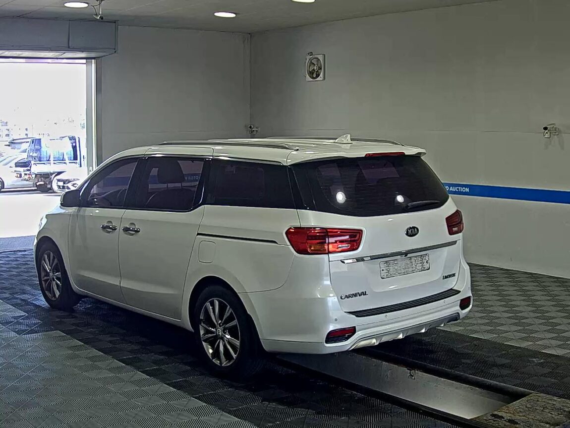 KIA THE NEW CARNIVAL LIMOUSINE 7-SEATER DIESEL VIP 2019 - zdjęcie 6