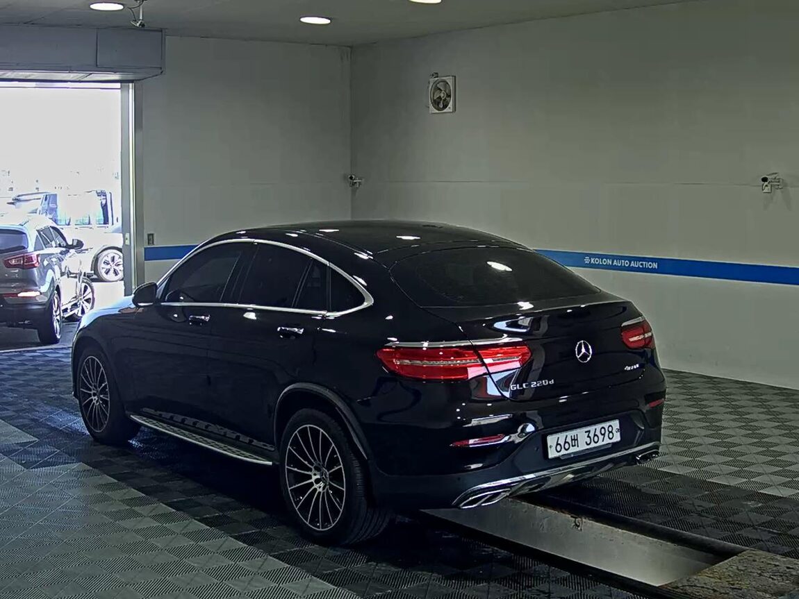 MERCEDES-BENZ GLC-CLASS GLC 220d 4MATIC COUPE PREMIUM 2017 - zdjęcie 6