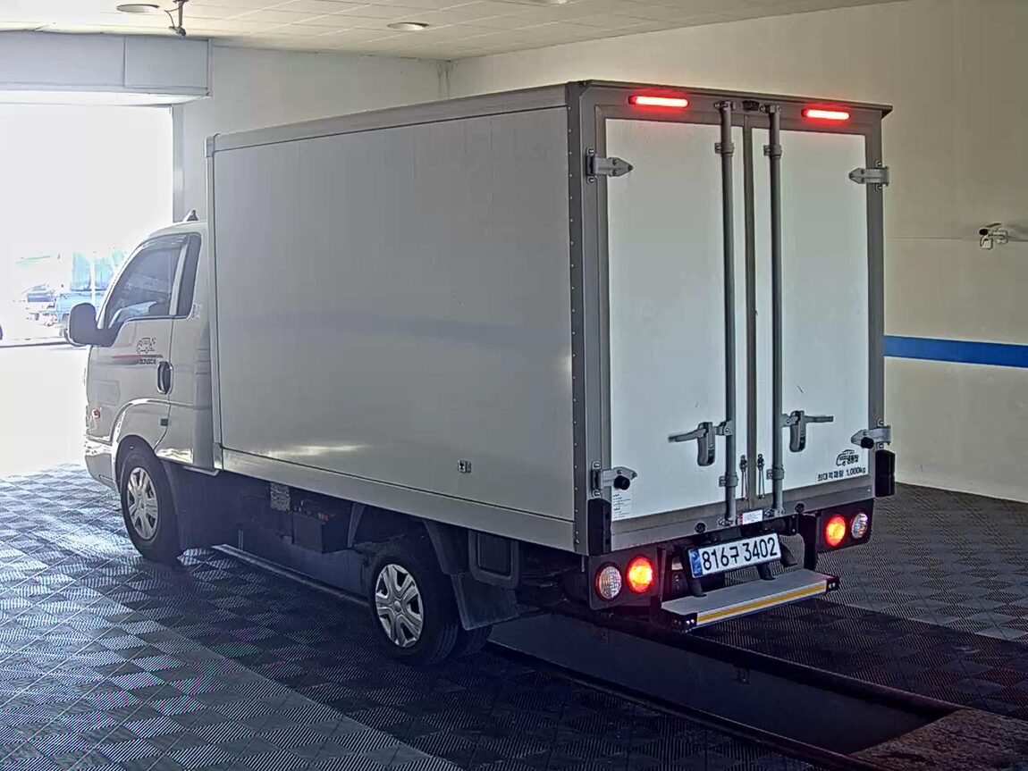 KIA THE NEW BONGO III CARGO FREEZER BOX TRUCK LPI STANDARD MODEL 2025 - zdjęcie 6