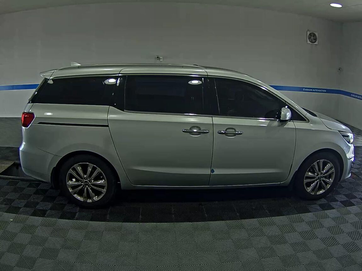 KIA ALL NEW CARNIVAL 9-SEATER DIESEL PRESTIGE 2015 - zdjęcie 4