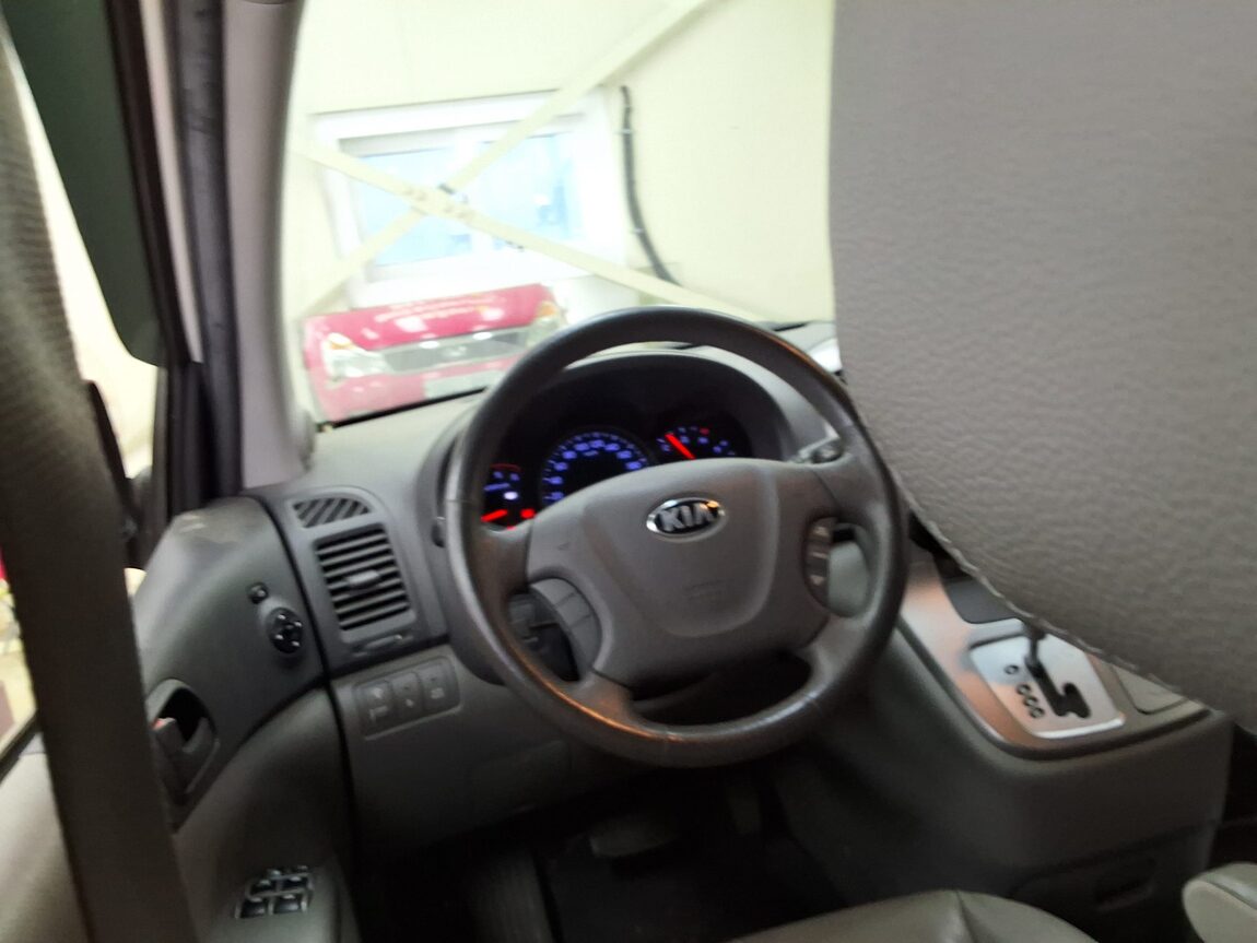 KIA CARNIVAL R 11-SEATER DIESEL GLX PREMIUM MODEL 2013 - zdjęcie 12