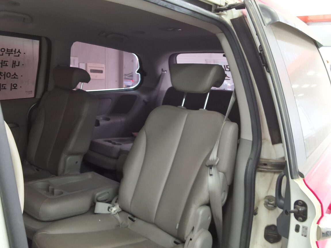 KIA CARNIVAL R 11-SEATER DIESEL GLX PREMIUM MODEL 2013 - zdjęcie 13
