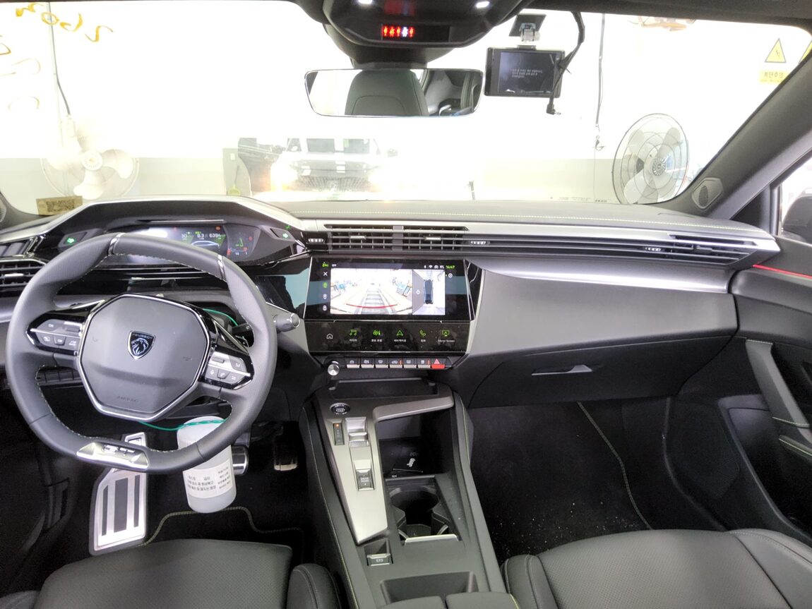 PEUGEOT 408 1.2 GT 2025 - zdjęcie 14