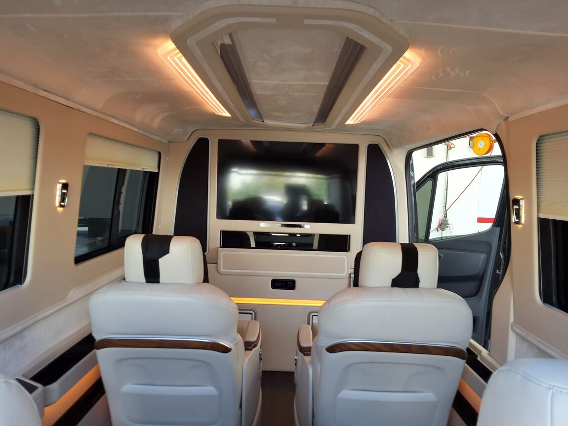 MERCEDES-BENZ SPRINTER (3RD GEN) 319 CDI BASE MODEL 2022 - zdjęcie 11