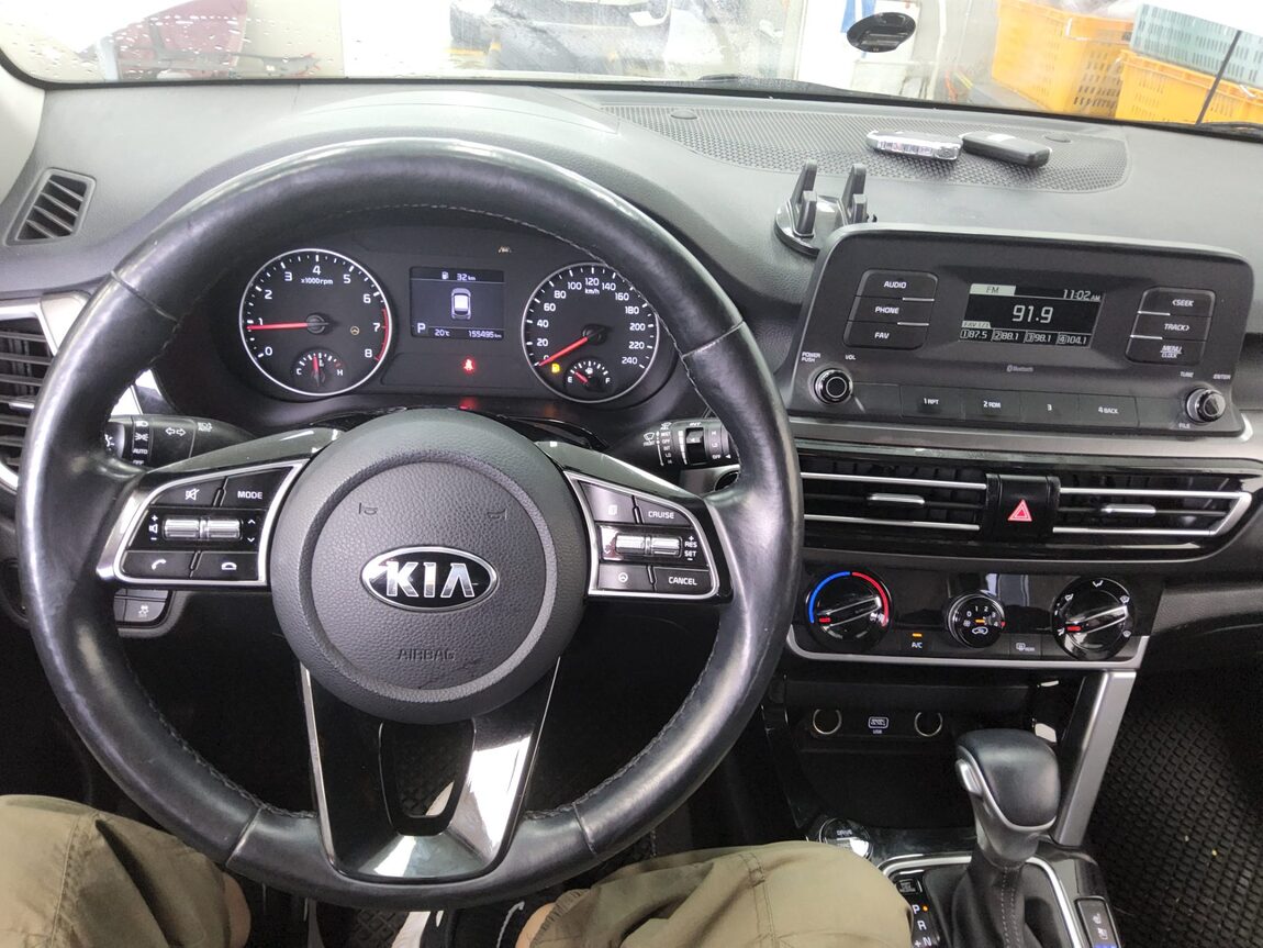 KIA SELTOS 1.6 GASOLINE 2WD PRESTIGE 2020 - zdjęcie 17