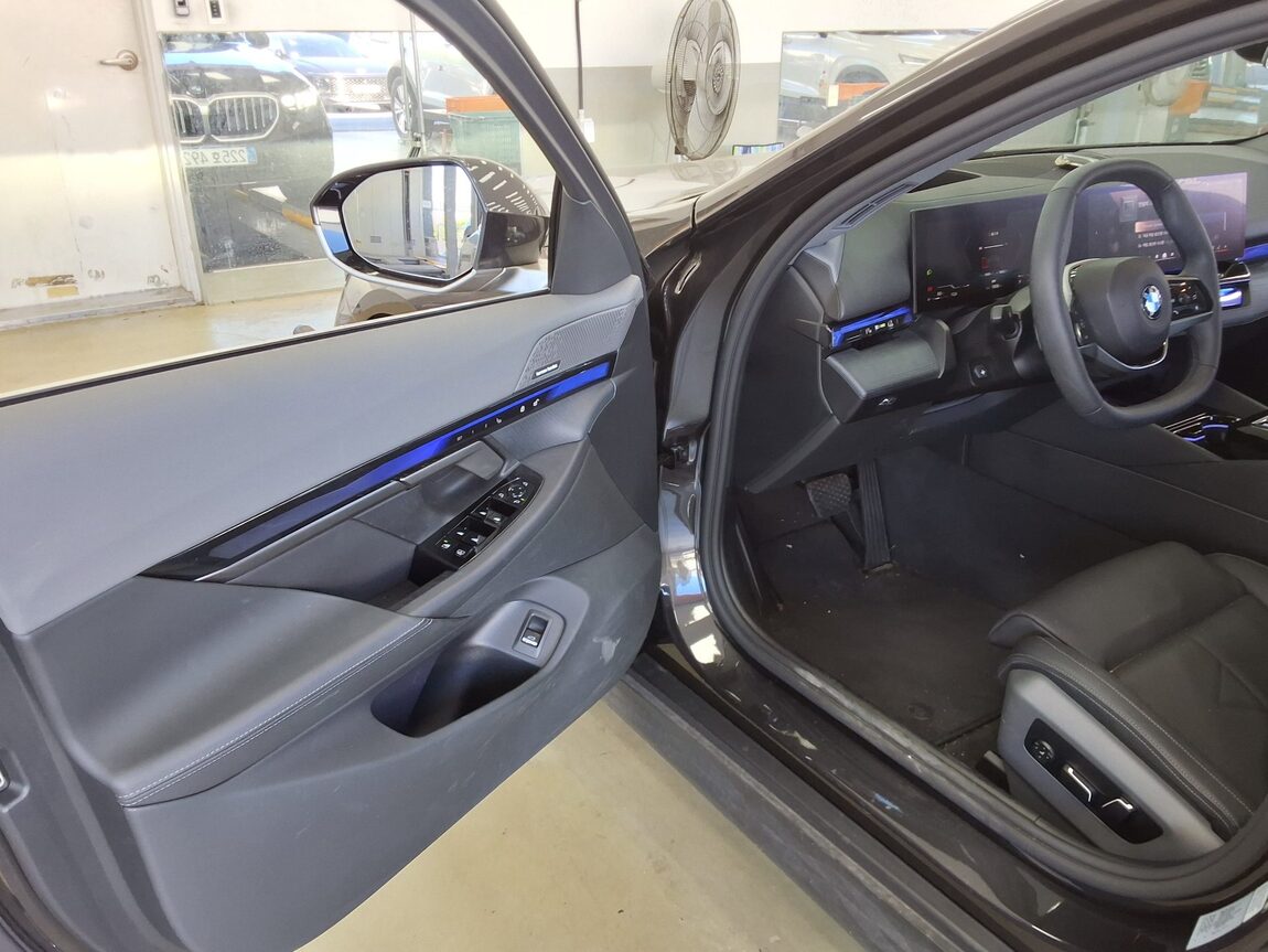BMW 5 SERIES (8TH GEN) 530i xDRIVE 2025 - zdjęcie 12