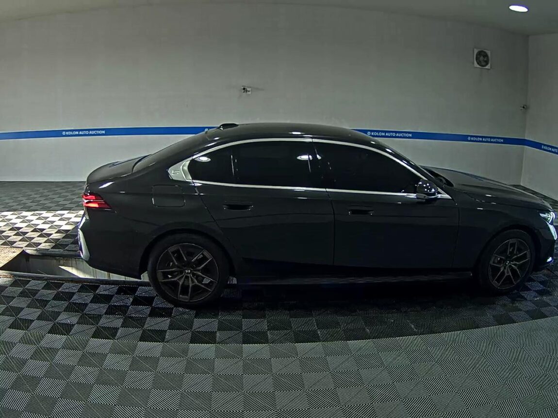 BMW 5 SERIES (8TH GEN) 530i xDRIVE 2025 - zdjęcie 4