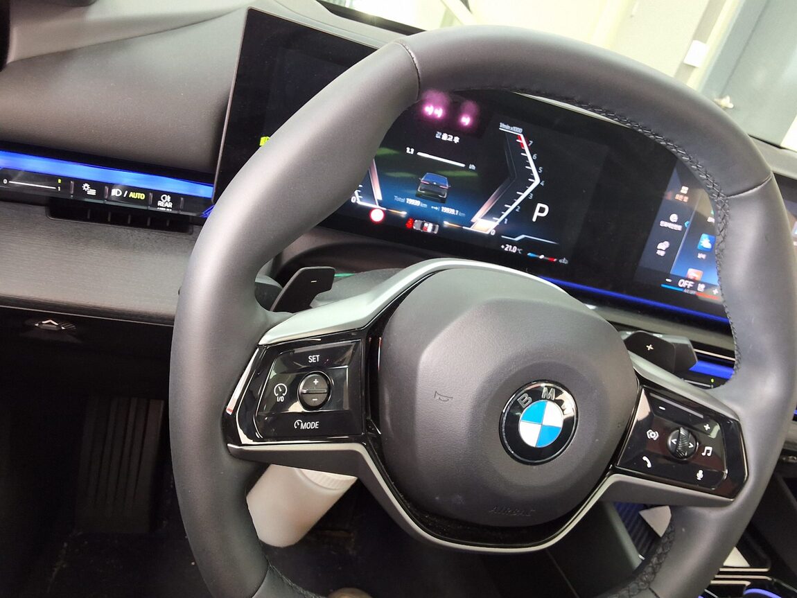 BMW 5 SERIES (8TH GEN) 530i xDRIVE 2025 - zdjęcie 38