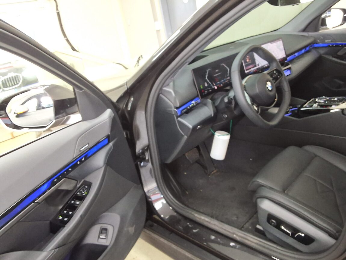 BMW 5 SERIES (8TH GEN) 530i xDRIVE 2025 - zdjęcie 13