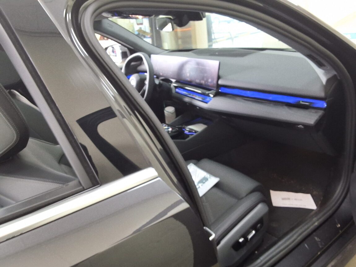 BMW 5 SERIES (8TH GEN) 530i xDRIVE 2025 - zdjęcie 21