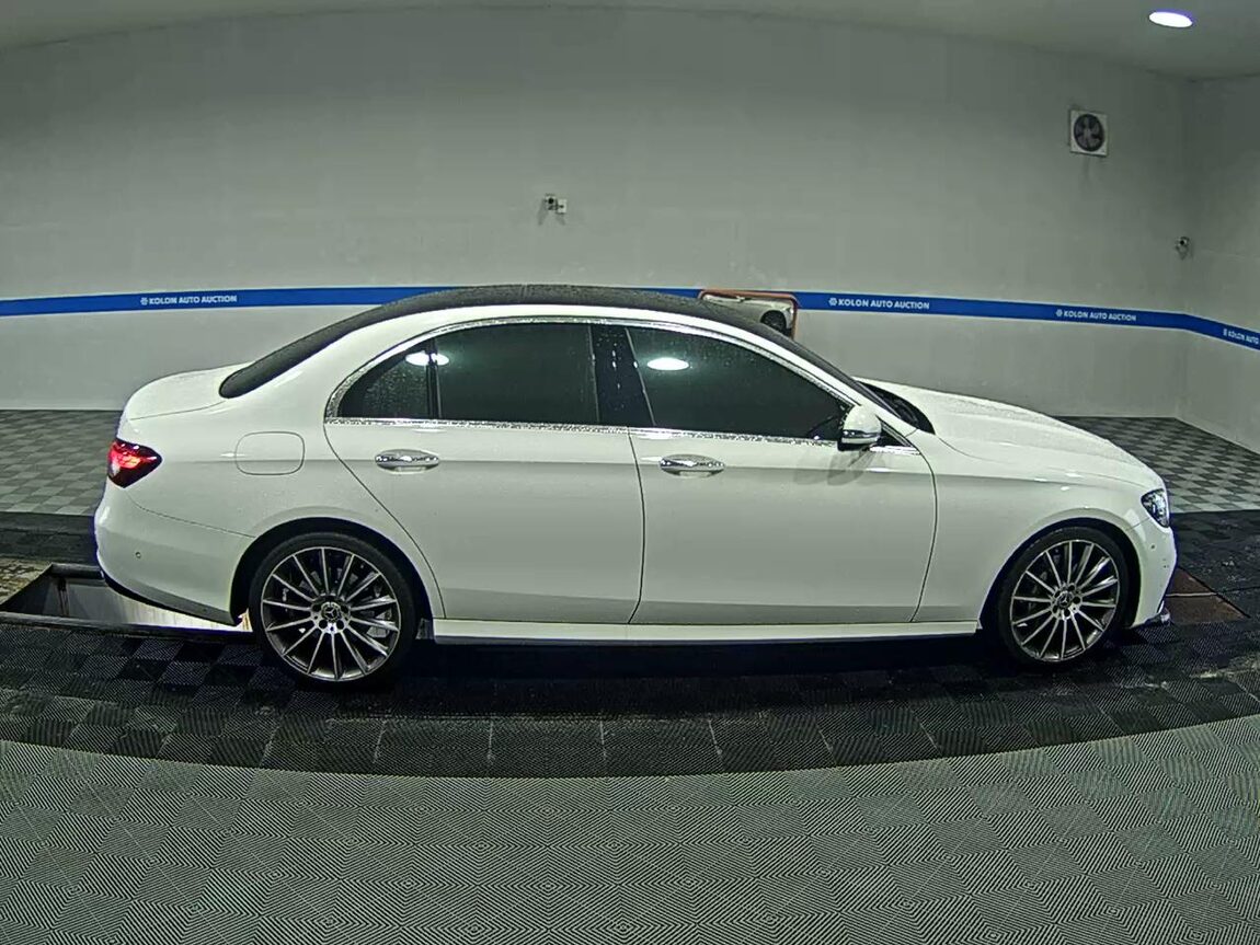 MERCEDES-BENZ E-CLASS (5TH GEN) E350 4MATIC AMG LINE 2021 - zdjęcie 4