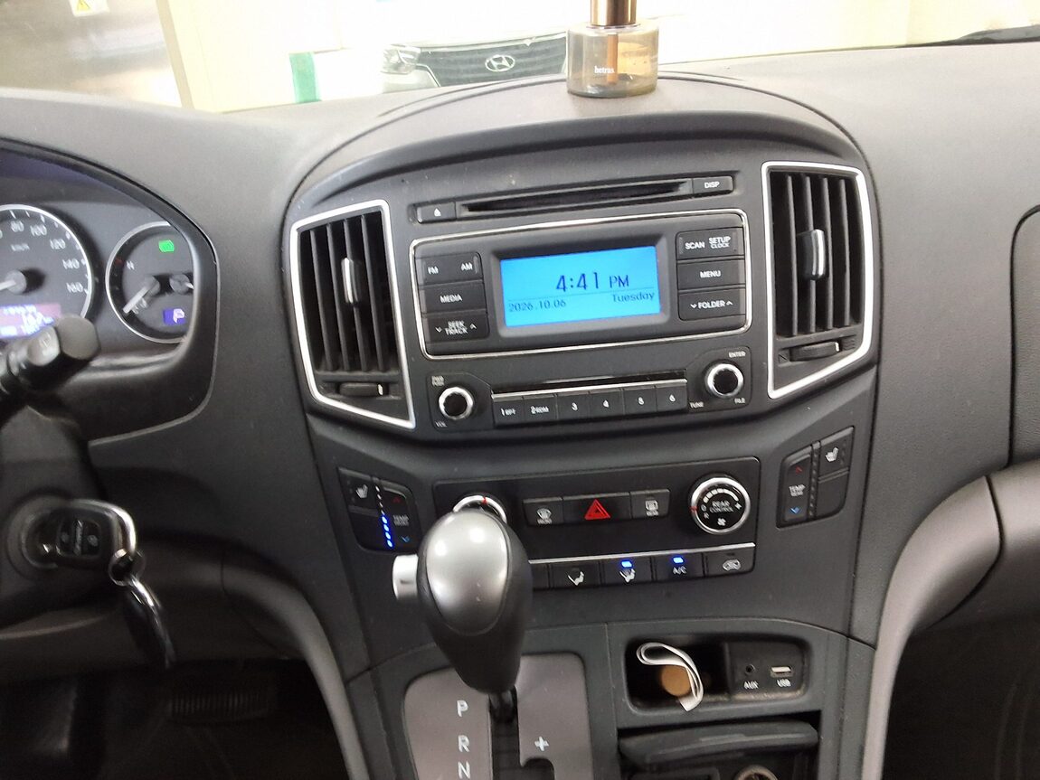 HYUNDAI THE NEW GRAND STAREX 11-SEATER DIESEL SMART 2019 - zdjęcie 23