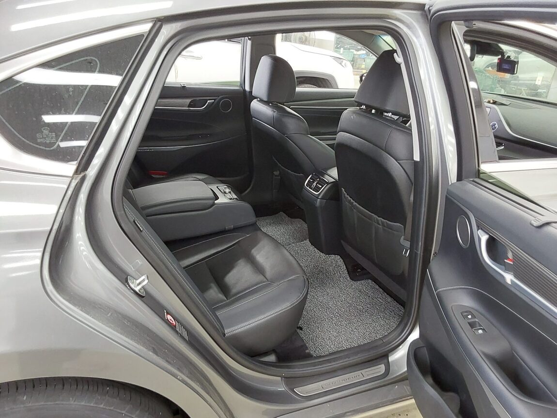 HYUNDAI GRANDEUR IG HYBRID 2.4 HEV EXCLUSIVE SPECIAL 2018 - zdjęcie 13