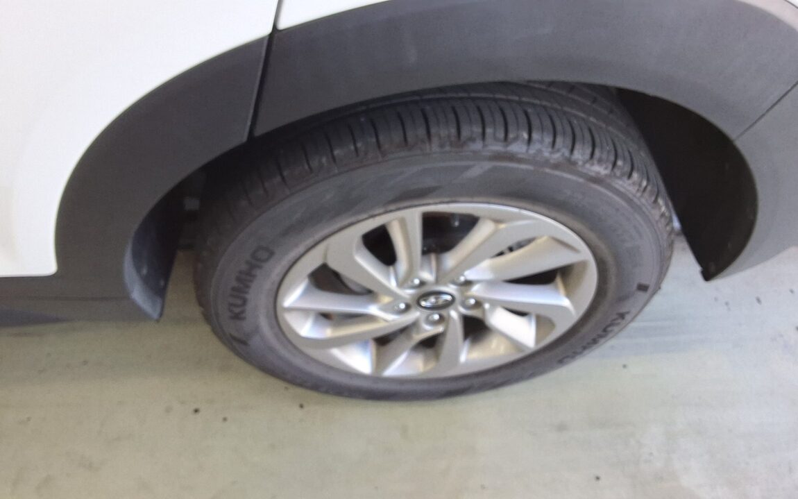 HYUNDAI ALL NEW TUCSON GASOLINE 1.6 TURBO 2WD STYLE 2018 - zdjęcie 24