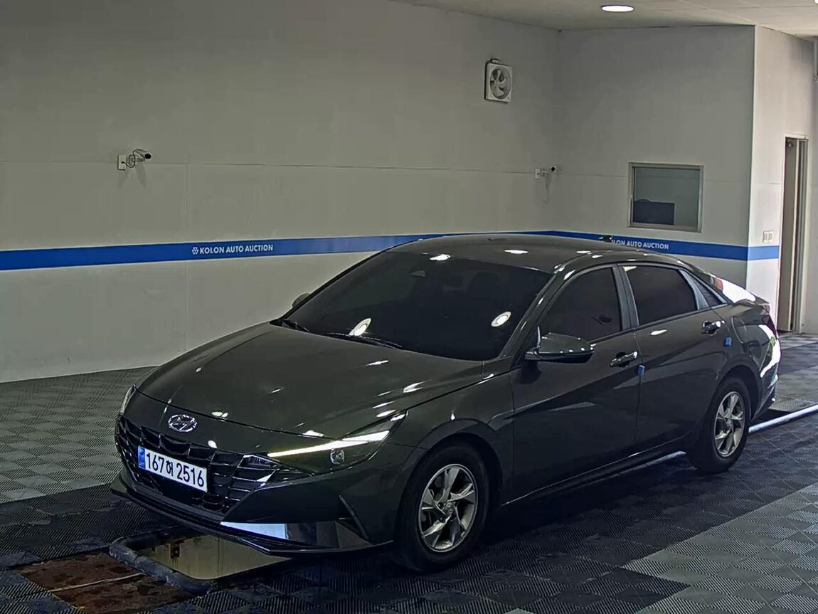 HYUNDAI AVANTE (CN7) 1.6 GASOLINE MODERN 2021 - zdjęcie 2