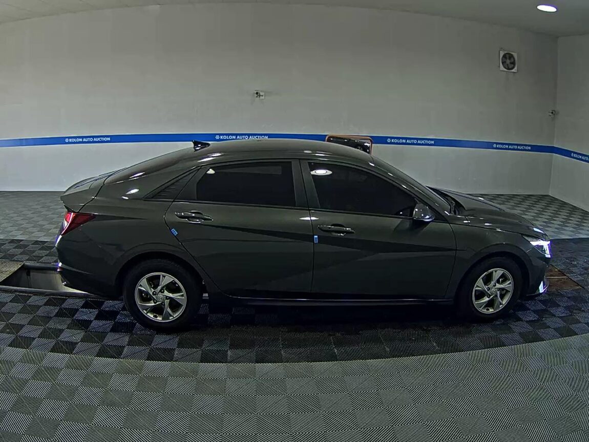 HYUNDAI AVANTE (CN7) 1.6 GASOLINE MODERN 2021 - zdjęcie 4