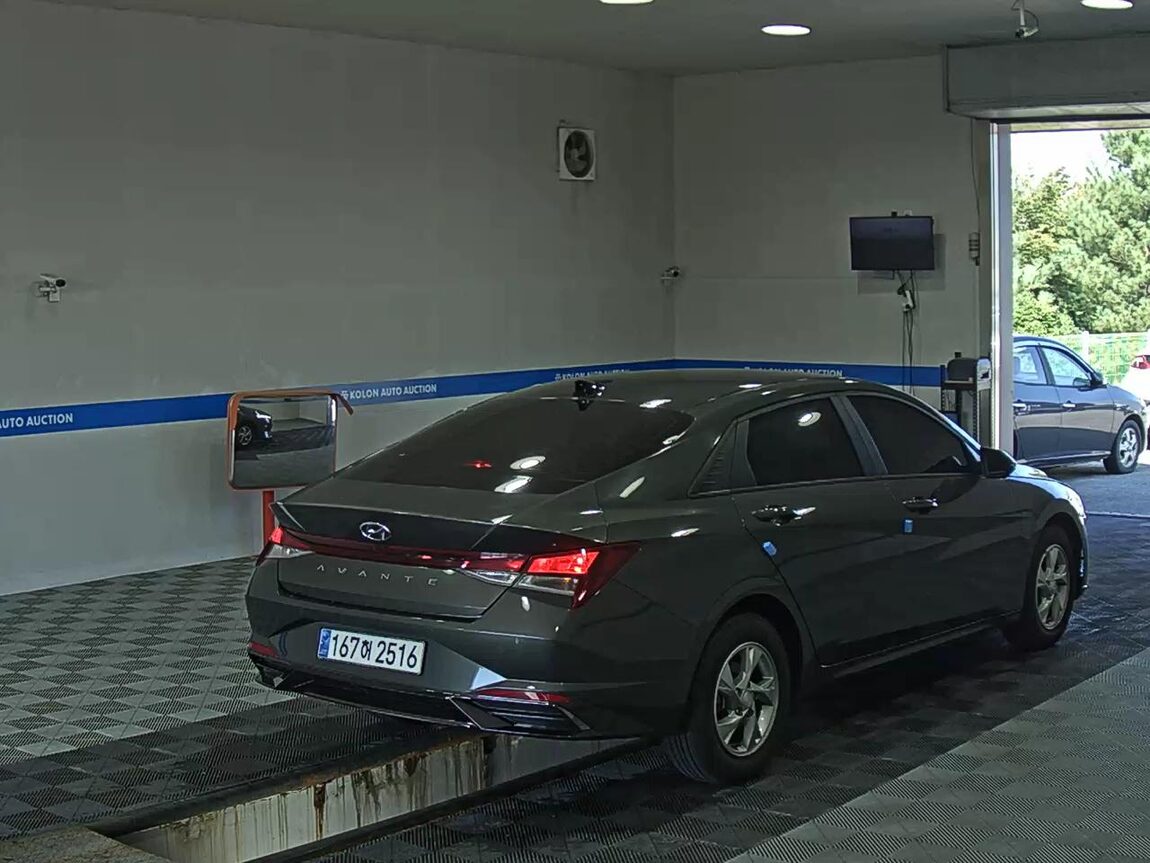 HYUNDAI AVANTE (CN7) 1.6 GASOLINE MODERN 2021 - zdjęcie 5
