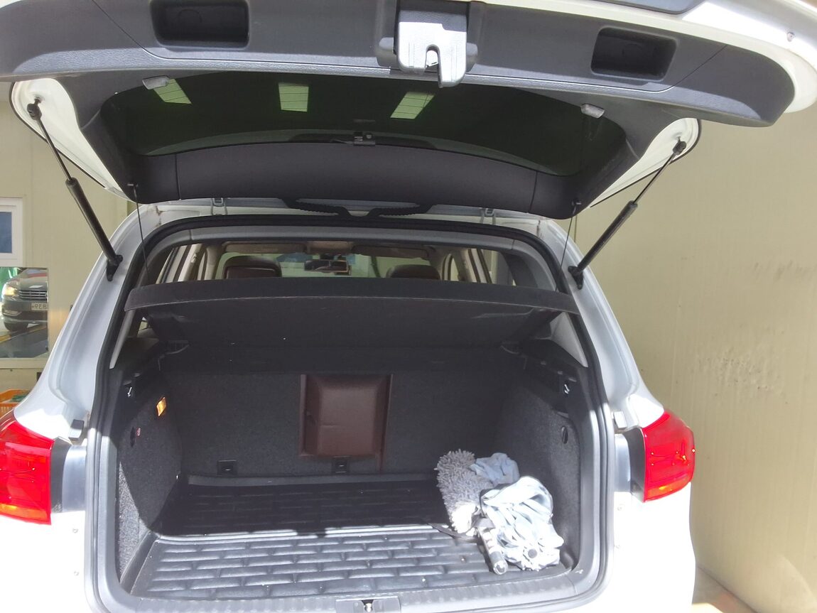 VOLKSWAGEN TIGUAN 2.0 TDI BLUEMOTION PREMIUM 2015 - zdjęcie 16