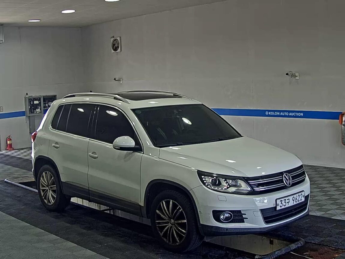 VOLKSWAGEN TIGUAN 2.0 TDI BLUEMOTION PREMIUM 2015 - zdjęcie 3