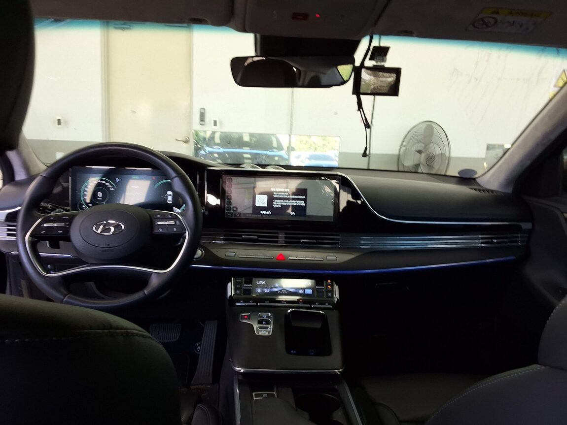 HYUNDAI THE NEW GRANDEUR IG GASOLINE 2.5 LE BLANC 2023 - zdjęcie 13