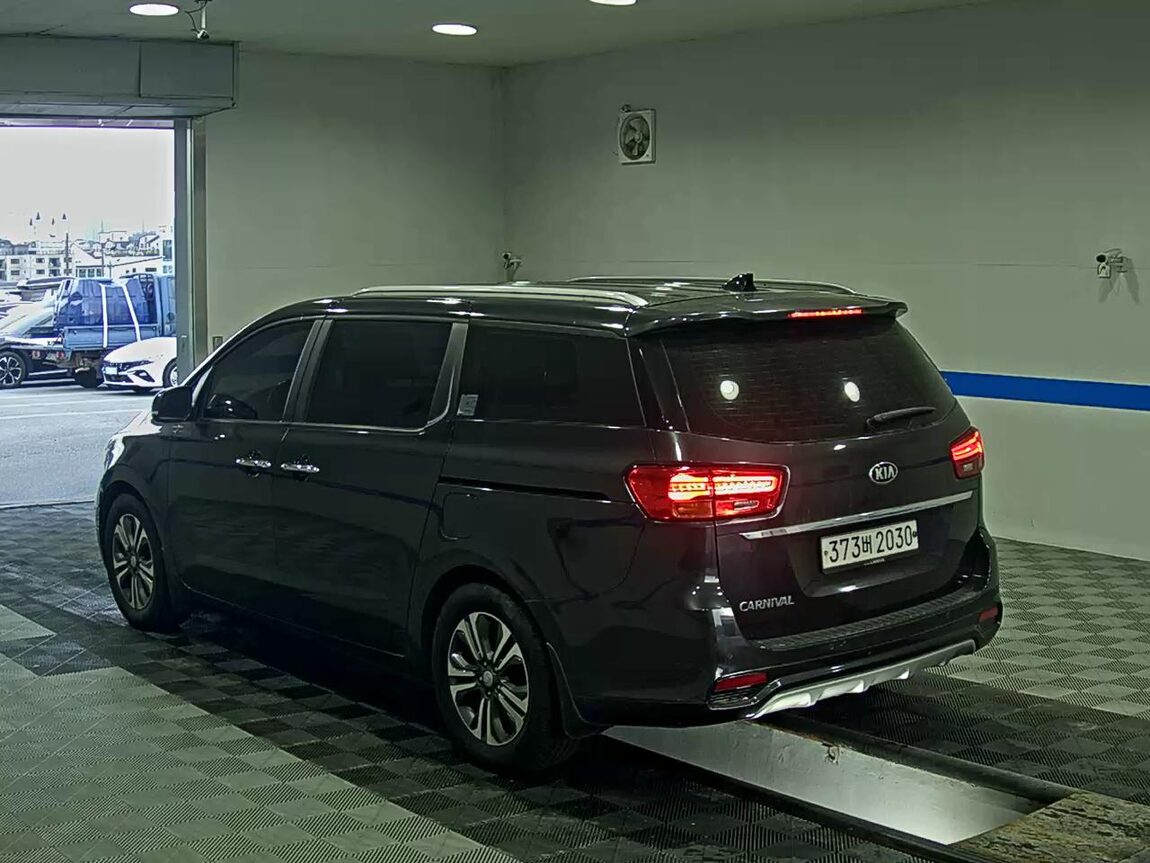KIA THE NEW CARNIVAL 9-SEATER DIESEL LUXURY 2020 - zdjęcie 6