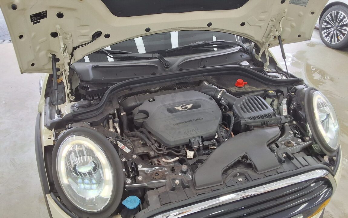 MINI COOPER (3RD GEN) 1.5 D MID 2016 - zdjęcie 19