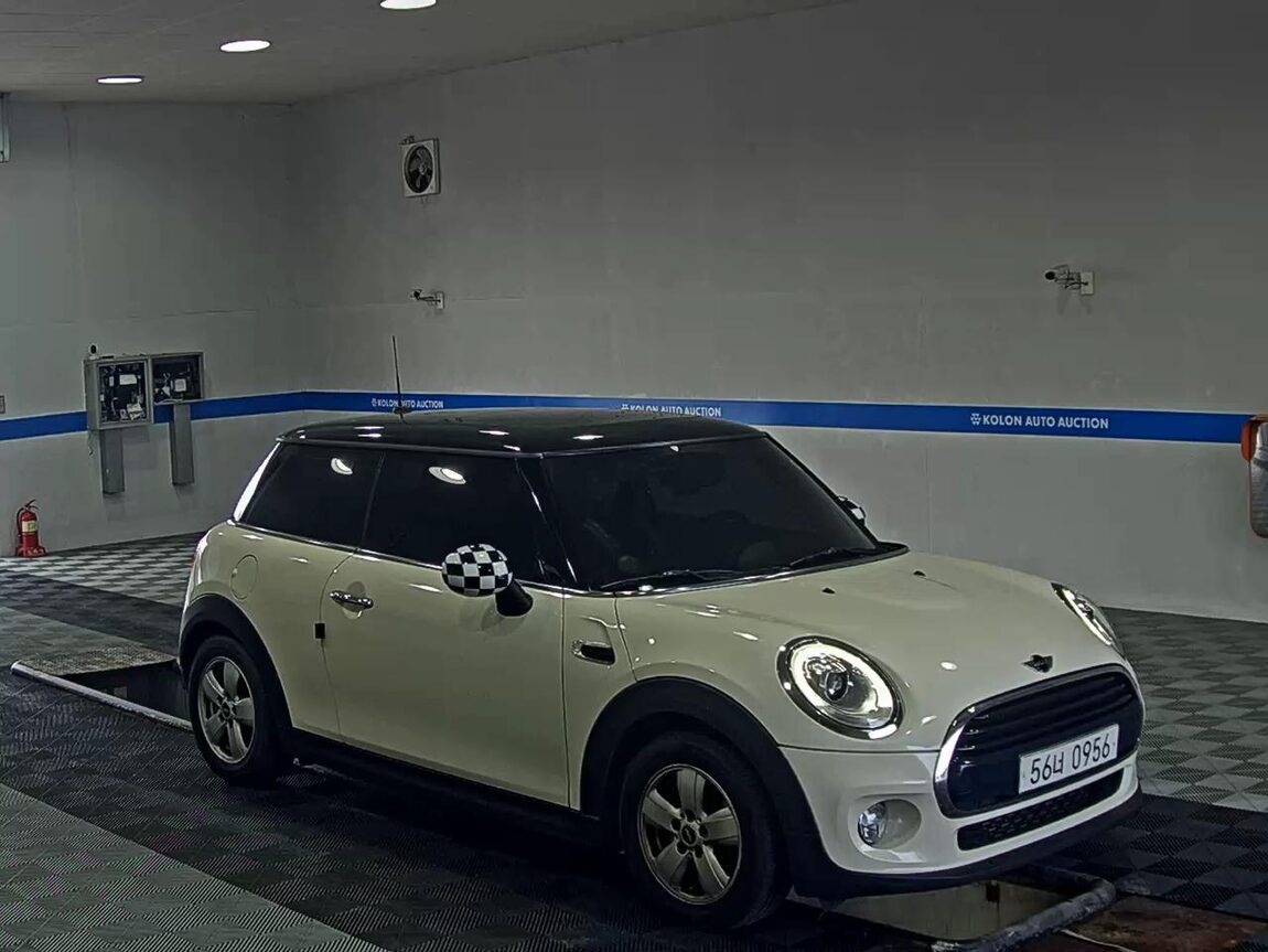 MINI COOPER (3RD GEN) 1.5 D MID 2016 - zdjęcie 3