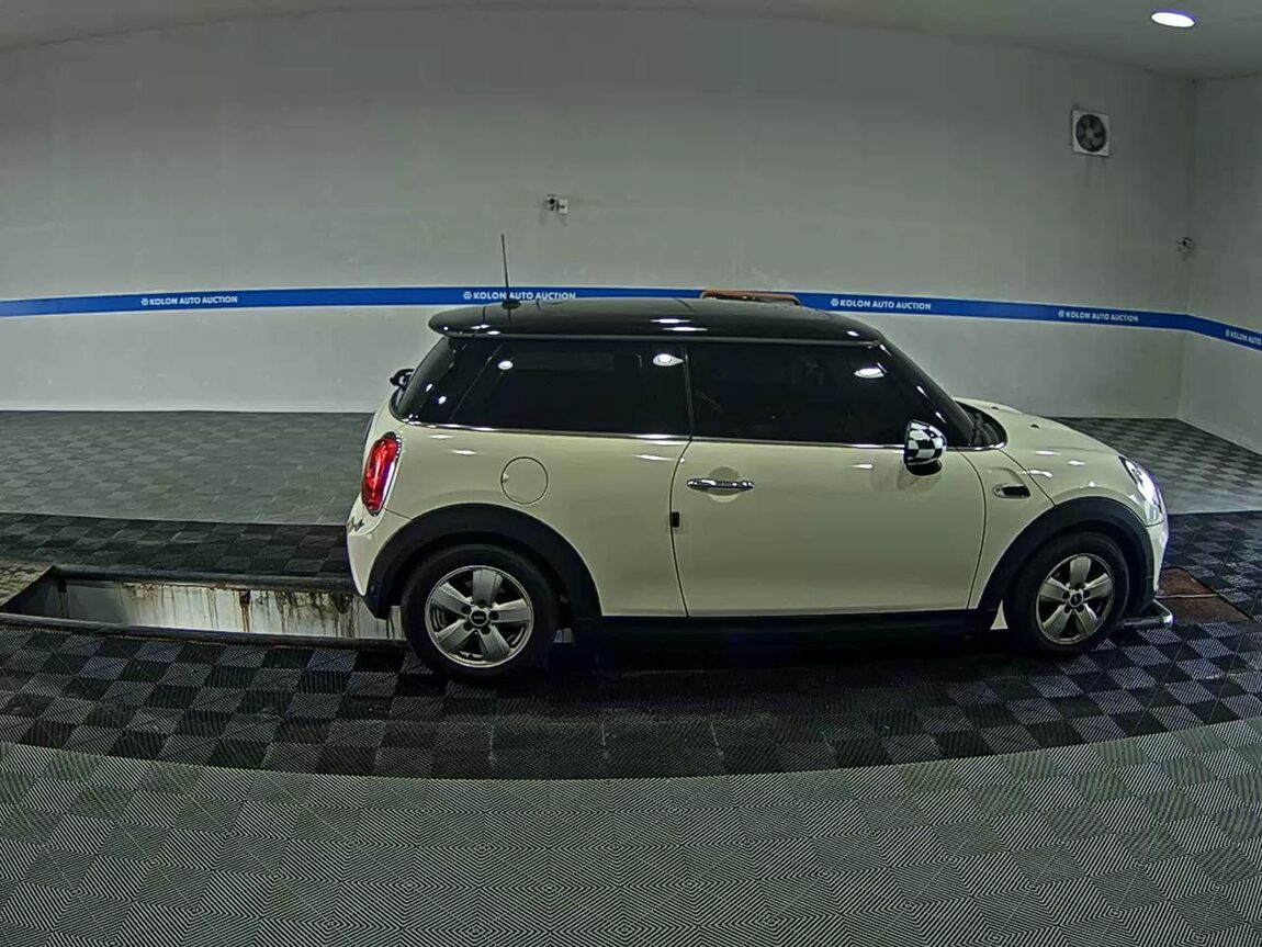 MINI COOPER (3RD GEN) 1.5 D MID 2016 - zdjęcie 4