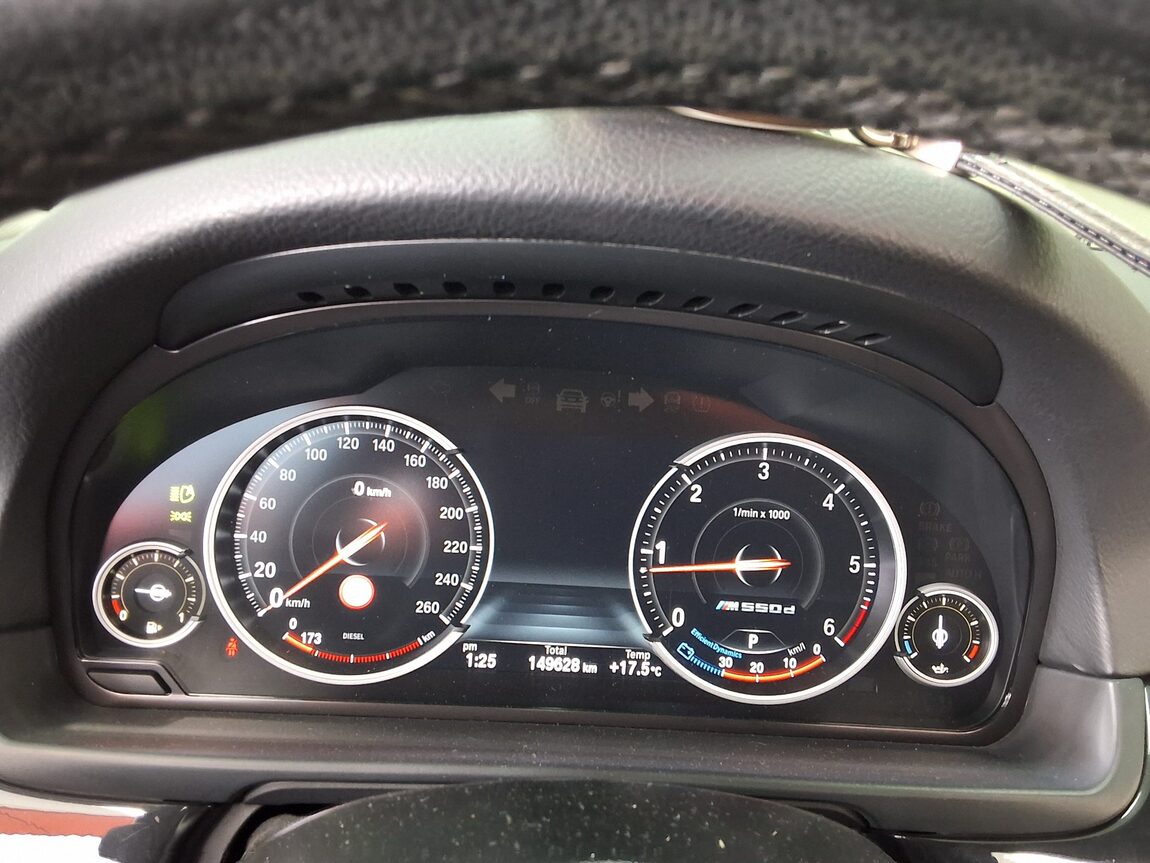 BMW 5 SERIES (6TH GEN) 520d xDRIVE M AERODYNAMIC 2016 - zdjęcie 10