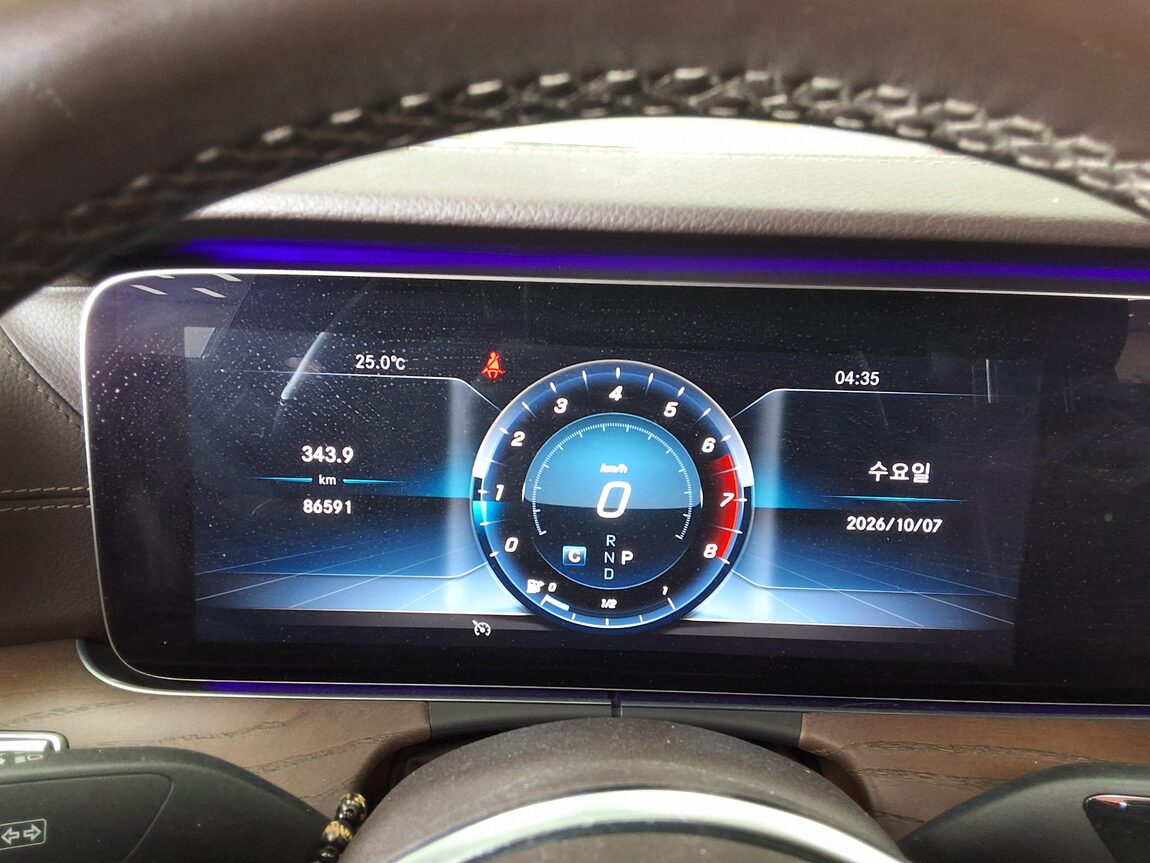 MERCEDES-BENZ E-CLASS (5TH GEN) E300 4MATIC AVANTGARDE 2019 - zdjęcie 10