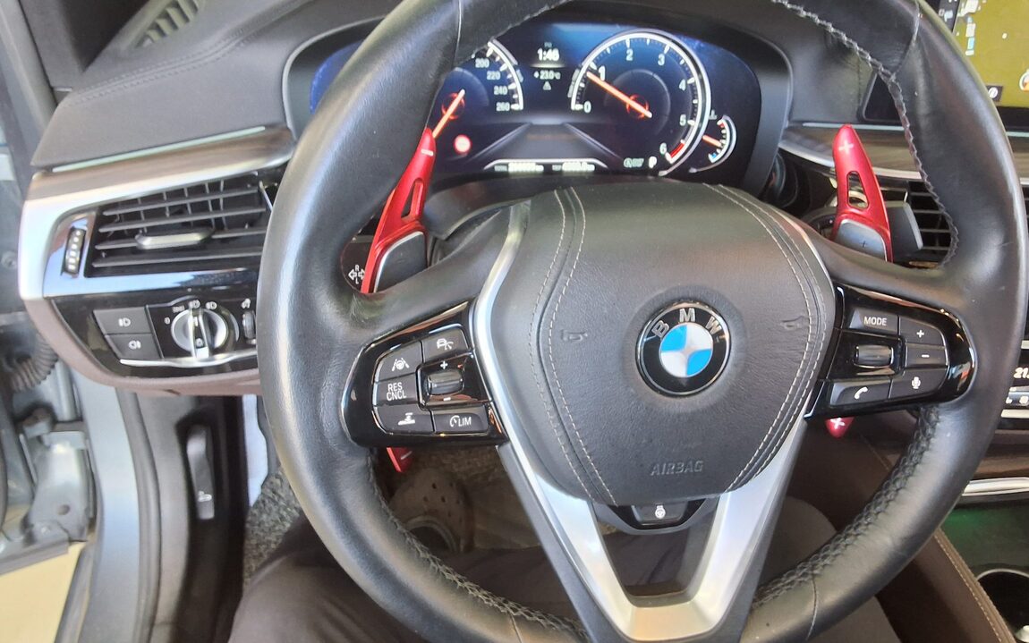 BMW 5 SERIES (7TH GEN) 520d xDRIVE M SPORT PACK PLUS 2018 - zdjęcie 17