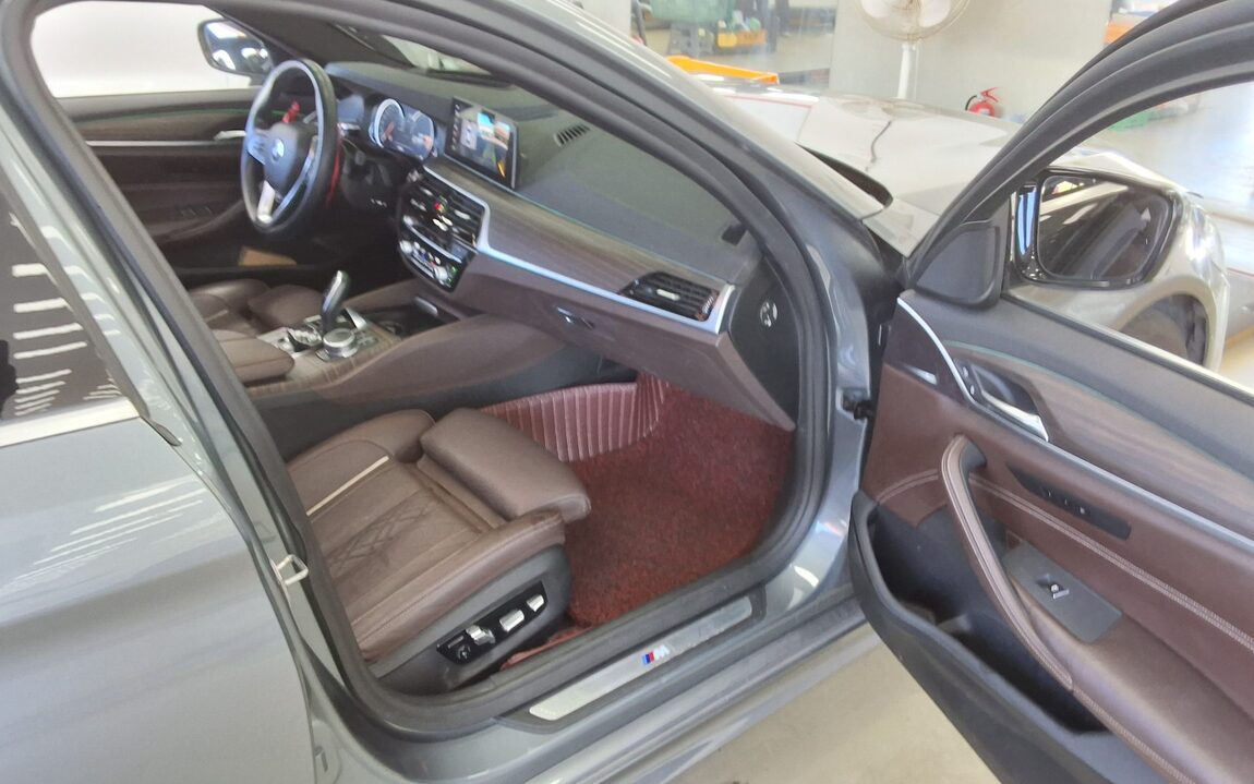 BMW 5 SERIES (7TH GEN) 520d xDRIVE M SPORT PACK PLUS 2018 - zdjęcie 14