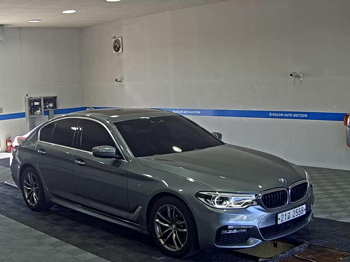 BMW 5 SERIES (7TH GEN) 520d xDRIVE M SPORT PACK PLUS 2018 - zdjęcie 3