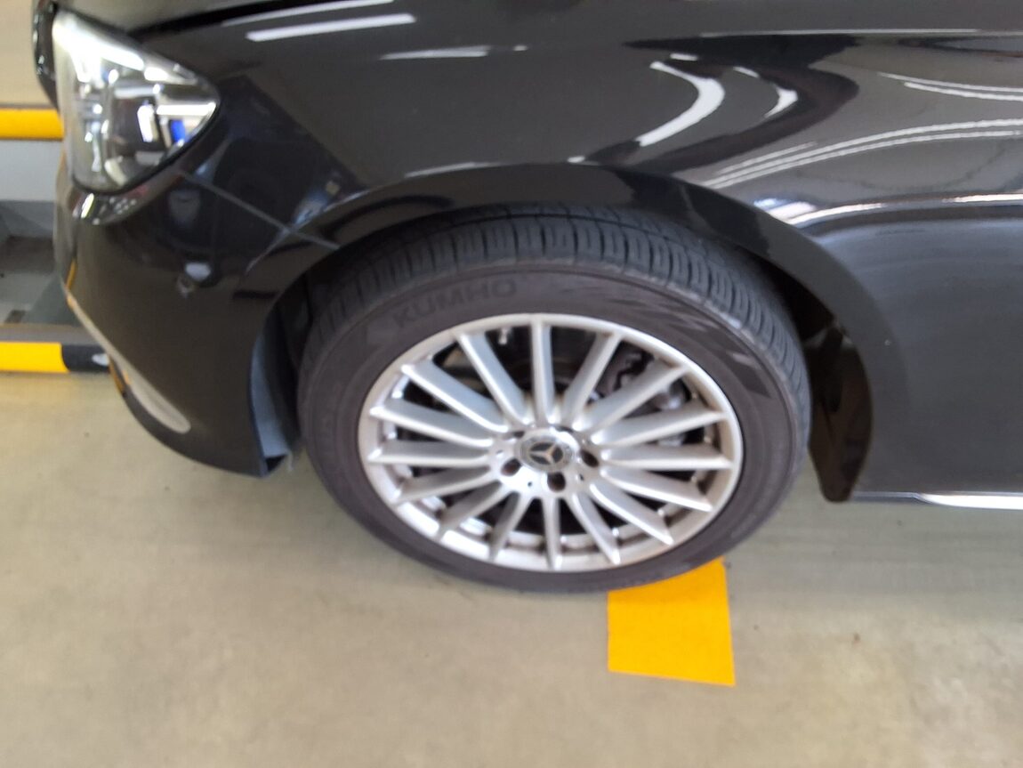 MERCEDES-BENZ E-CLASS (5TH GEN) E220d 4MATIC EXCLUSIVE 2021 - zdjęcie 19