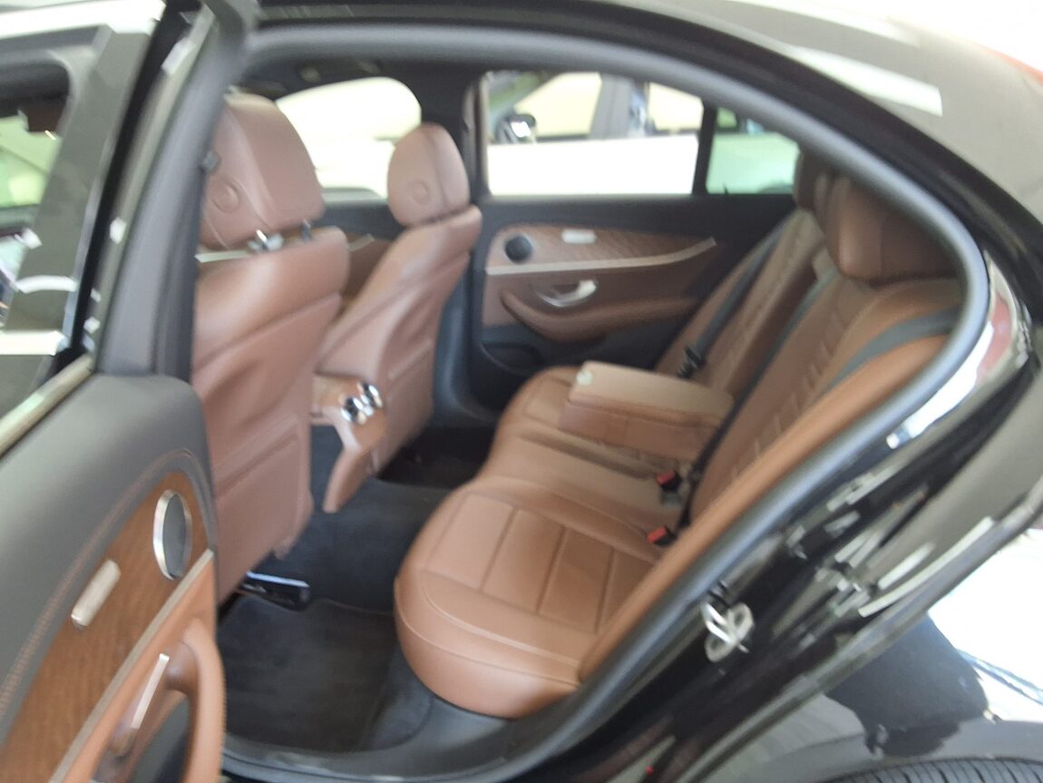 MERCEDES-BENZ E-CLASS (5TH GEN) E220d 4MATIC EXCLUSIVE 2021 - zdjęcie 13
