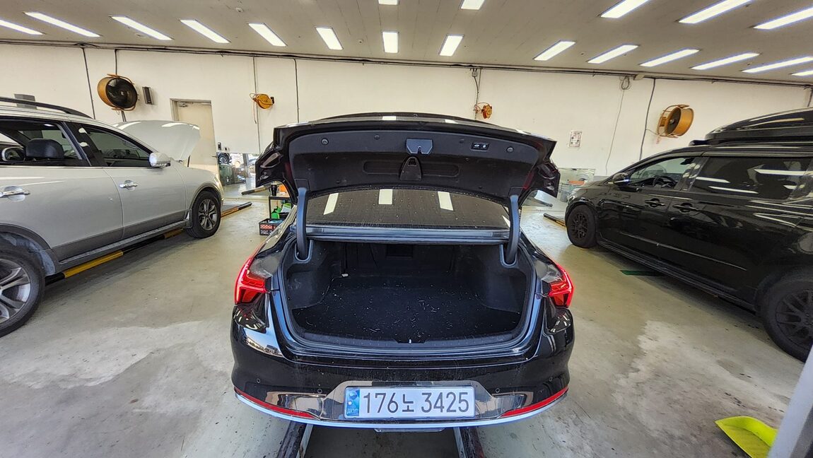 KIA K8 HYBRID HEV NOBLESSE 2023 - zdjęcie 15